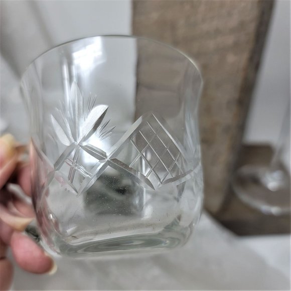 Vintage Glass Coffee Tea Cups Clear w/ Cut Design 8 Pc - Picture 4 of 10